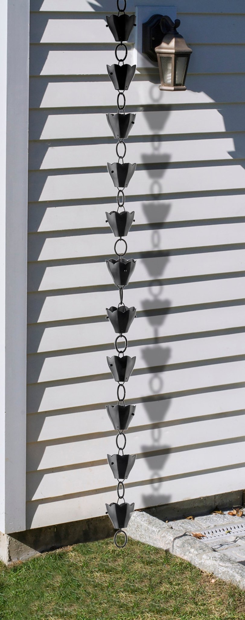 13 Cup Tulip Black Aluminum Rain Chain - Good Directions
