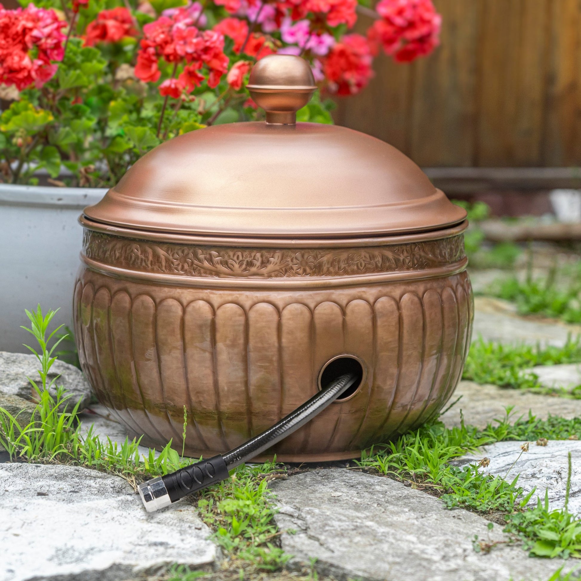 La Jolla Hose Pot with Lid - Good Directions