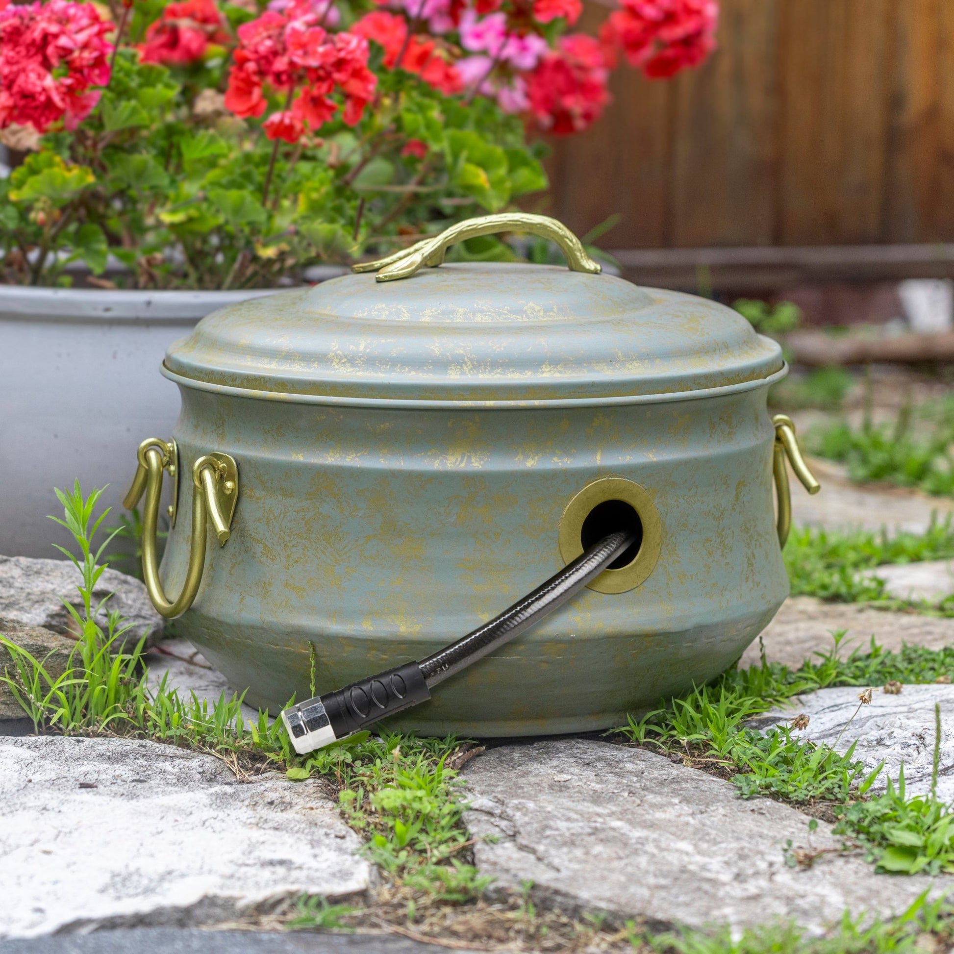 Sedona Hose Pot with Lid, Brass Accents - Good Directions