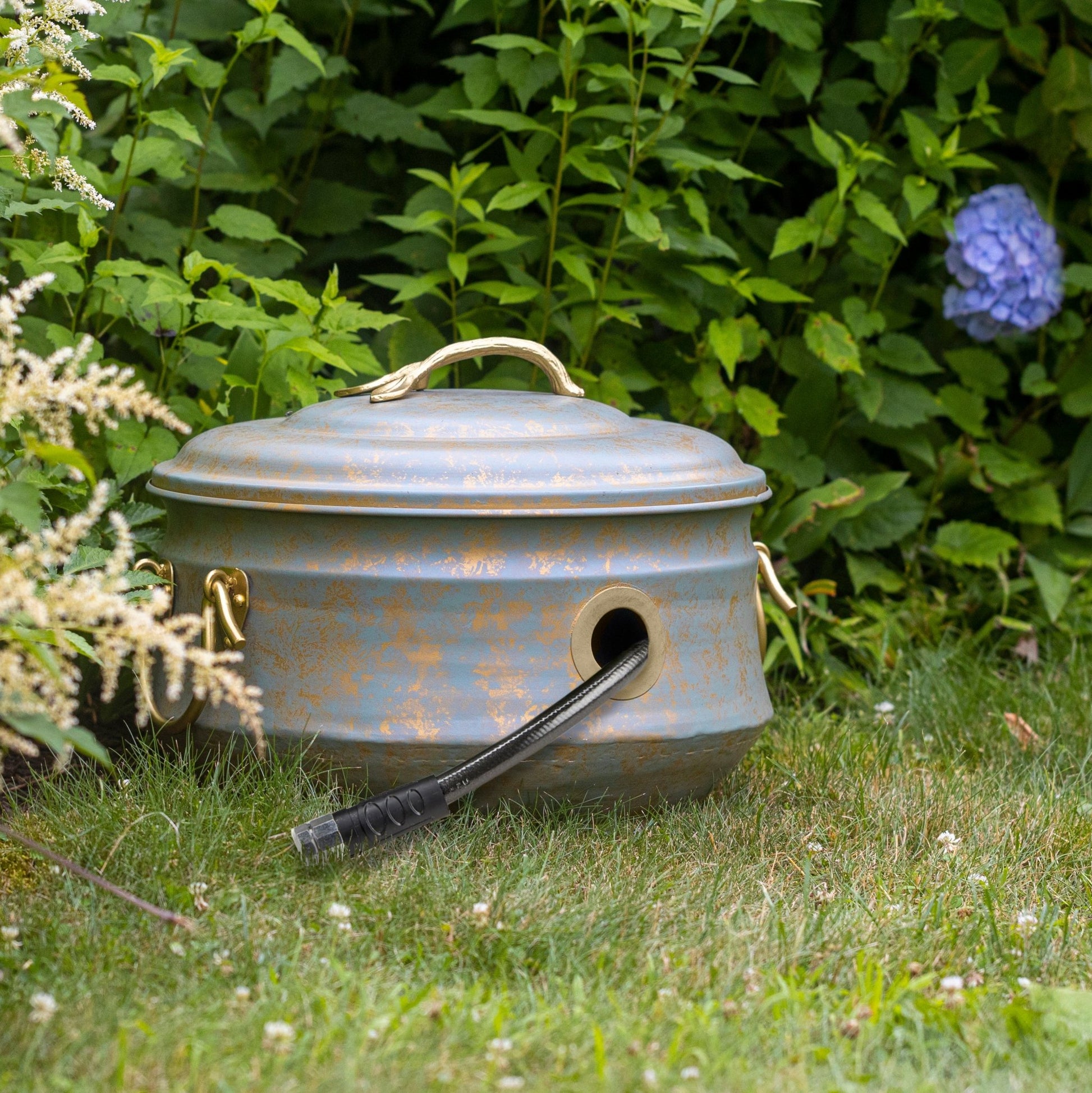 Sedona Hose Pot with Lid, Brass Accents - Good Directions